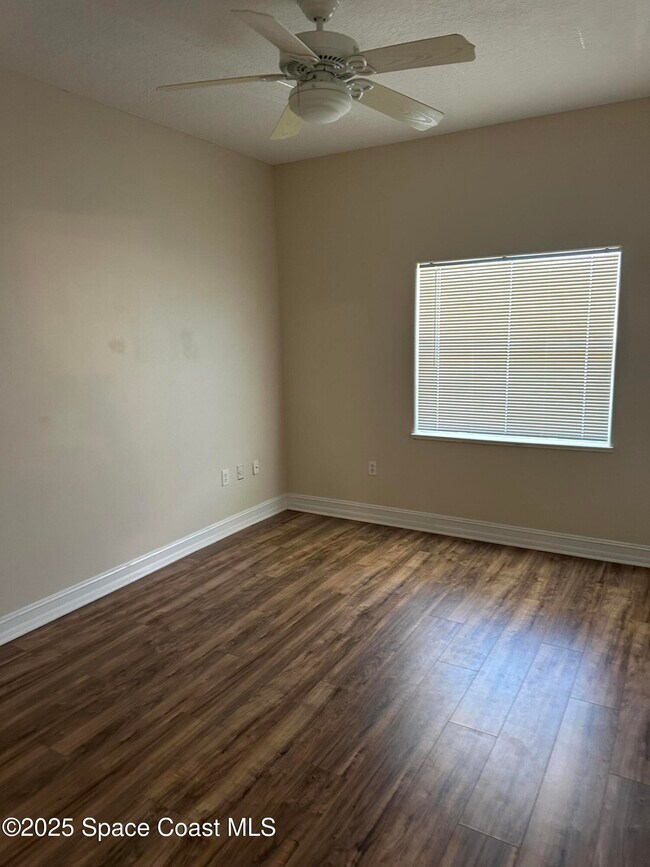 Building Photo - 2087 Hidden Grove Ln