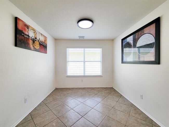 Building Photo - 2131 Cold River Dr
