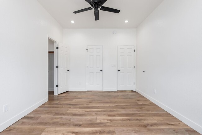 Building Photo - 908 S Manzanita Dr