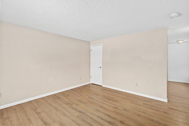 Building Photo - 818 E Princeton Ave