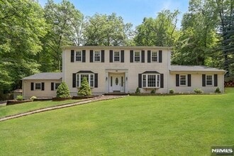 Building Photo - 68 Briarwood Ave