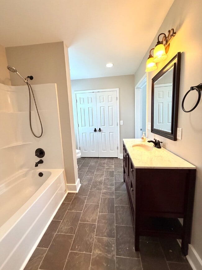 Building Photo - 1316 Broad St