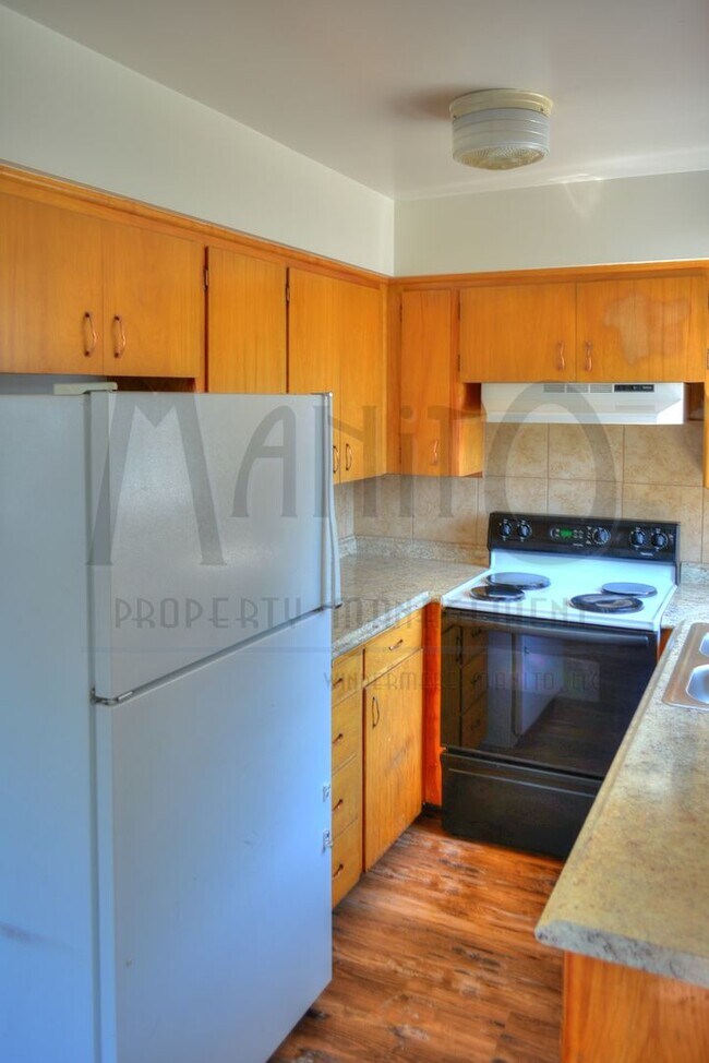 Building Photo - 1218 W Frederick Ave
