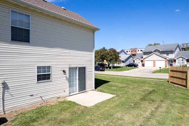 Building Photo - 4302-4304 Cheryl Ct.