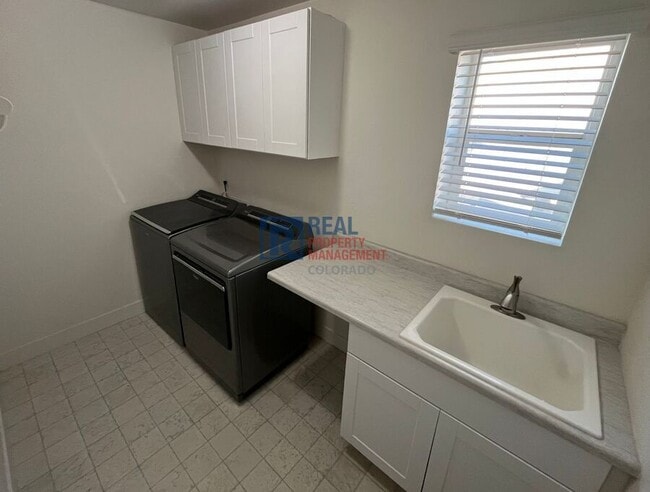 Building Photo - 4211 Riverwalk Cir