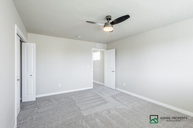 Building Photo - Heart of Meridian 4 Bed 3 Bath