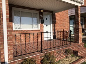 Building Photo - $1,950 / 3br - 1600ft2 - Recently Renovate...