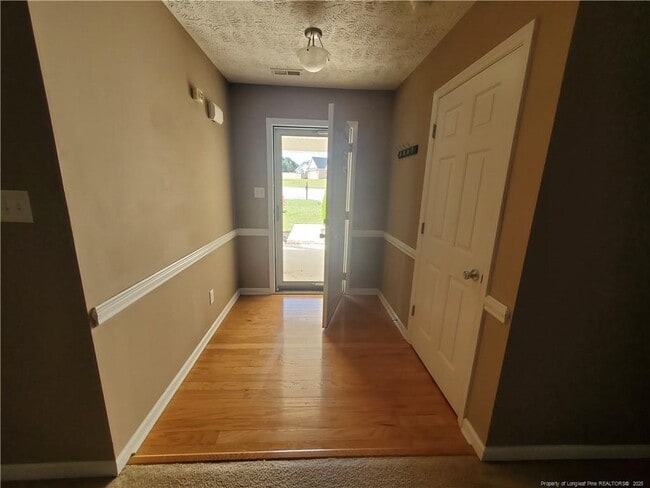 Building Photo - 160 Yellowstone Ct