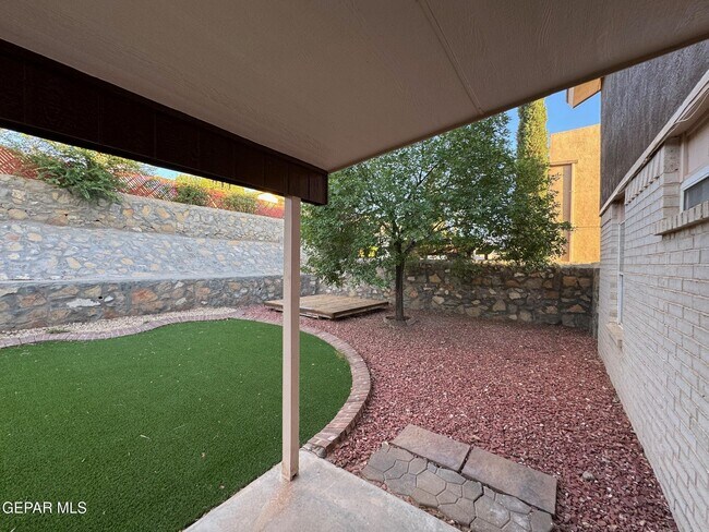 Building Photo - 1428 Beethoven Pl