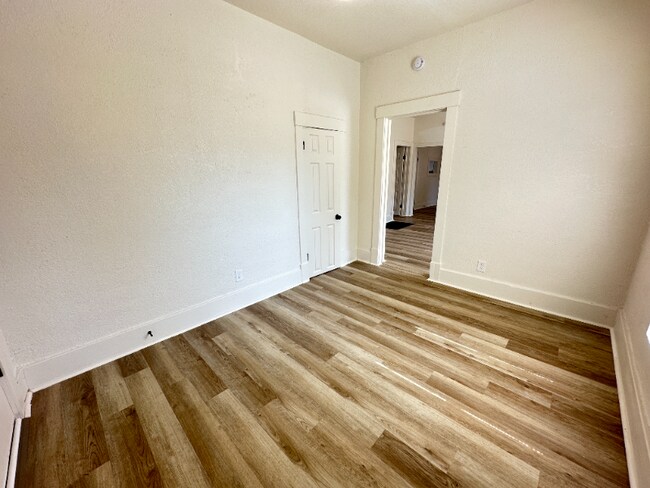 Building Photo - 118 S Monroe Ave