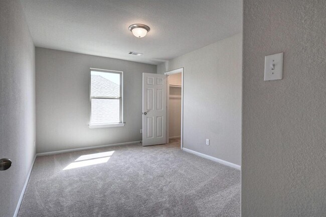 Building Photo - 2642 Blue Abbot Dr