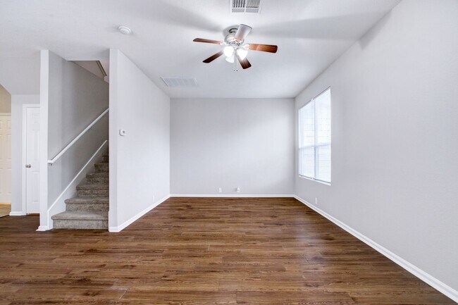 Building Photo - ***MOVE-IN SPECIAL: ONE WEEK FREE***3-Bedroom Townhouse with Open Floor Plan and Spacious Backyar...