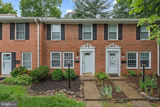 Building Photo - 129 N Duke Dr