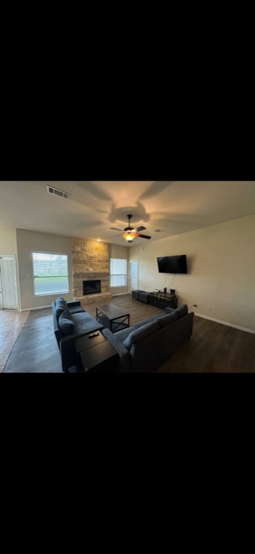 Building Photo - 206 Cailin Ct