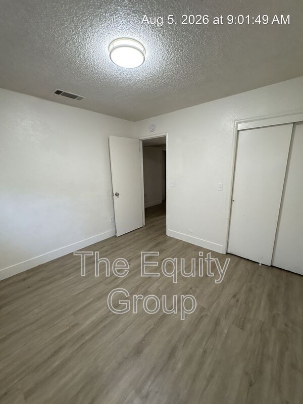 Building Photo - 2113 W Inyo Ave