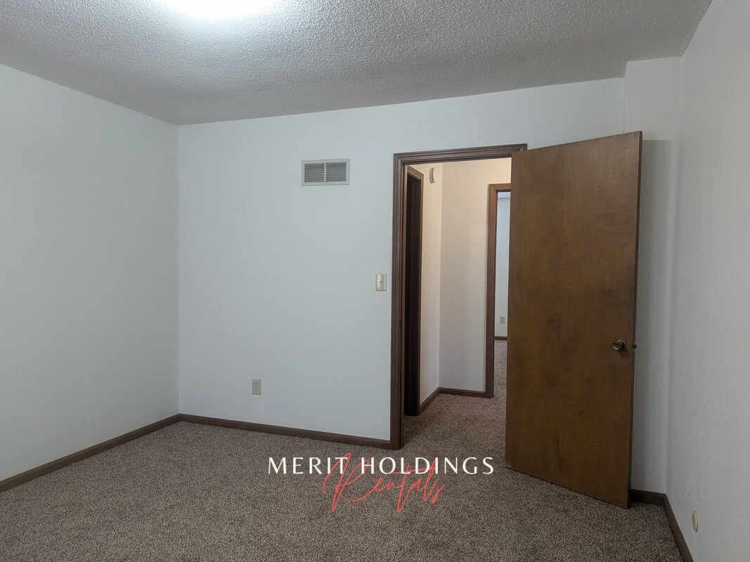 Building Photo - 1421 S Haden Ct