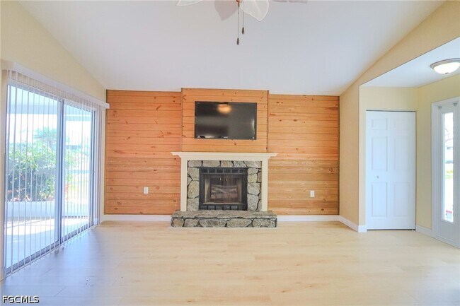 Building Photo - 6250 Timberwood Cir