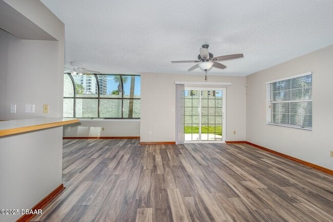 Building Photo - 200 Florida Shores Blvd