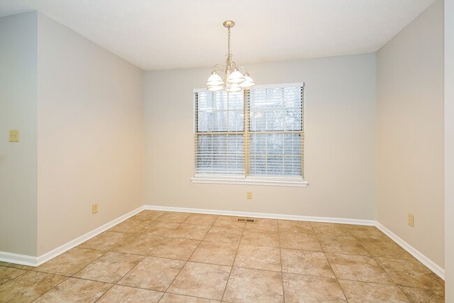 Building Photo - 2815 Sunnyfield Ct