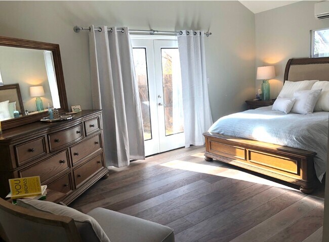 Building Photo - 2687 Ferdinand Rd