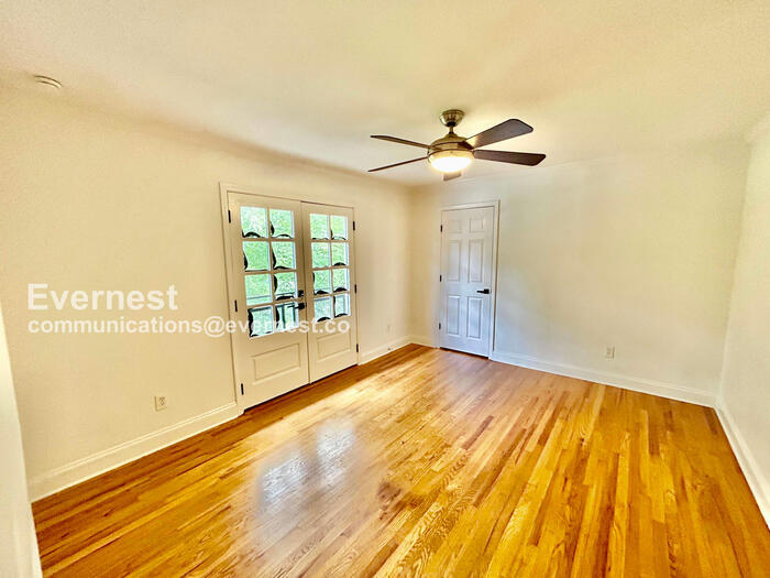 Building Photo - 798 St Charles Ave NE