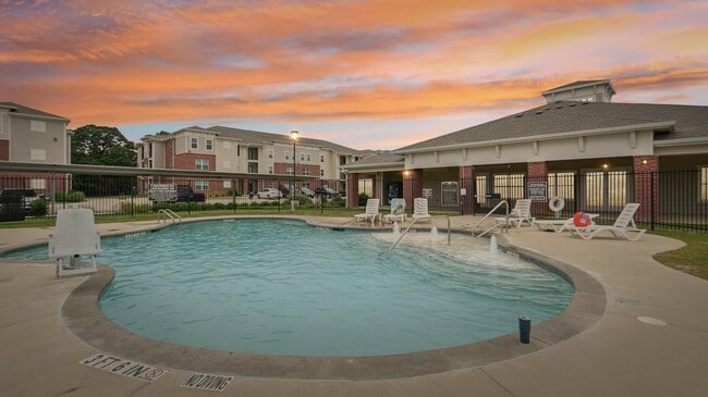 Building Photo - Emli at Pecan Creek