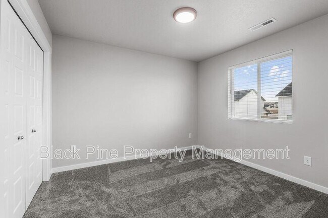 Building Photo - 11116 W Langit St