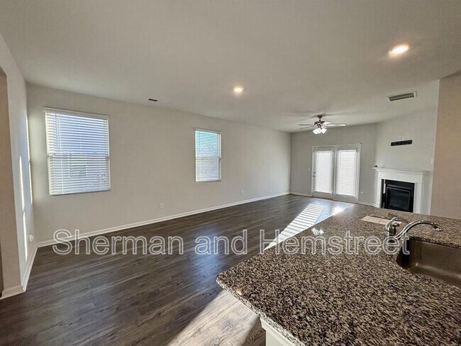 Building Photo - 248 Expedition Dr