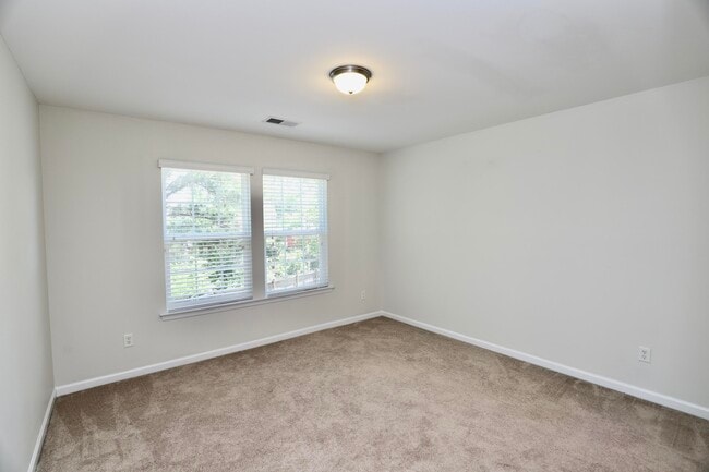 Building Photo - 1761 Nicholas Dr