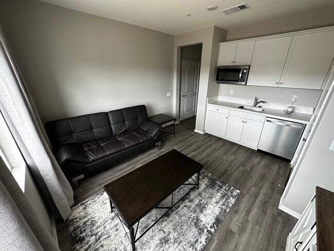 Building Photo - 26796 Baneberry Ct