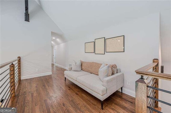 Building Photo - 4562 Columns Dr SE