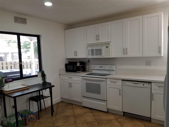 Building Photo - 9535 SW 148th Ave Cir E