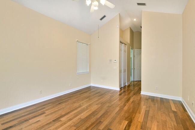 Building Photo - Beautiful home on the brick streets of Old...