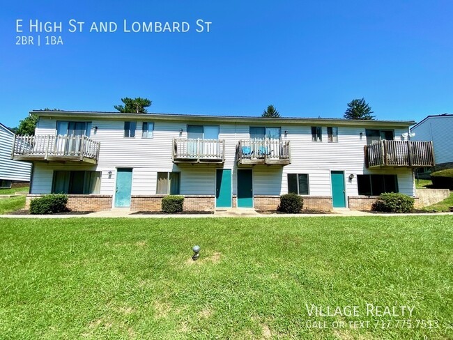 Building Photo - Huge 2-Bed apartment with washer/dryer hoo...