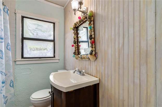 Building Photo - 2201 Virginia Dr