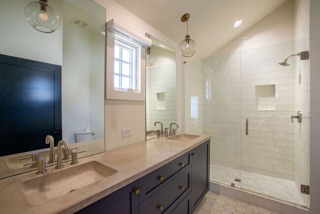 Building Photo - 130 2nd St