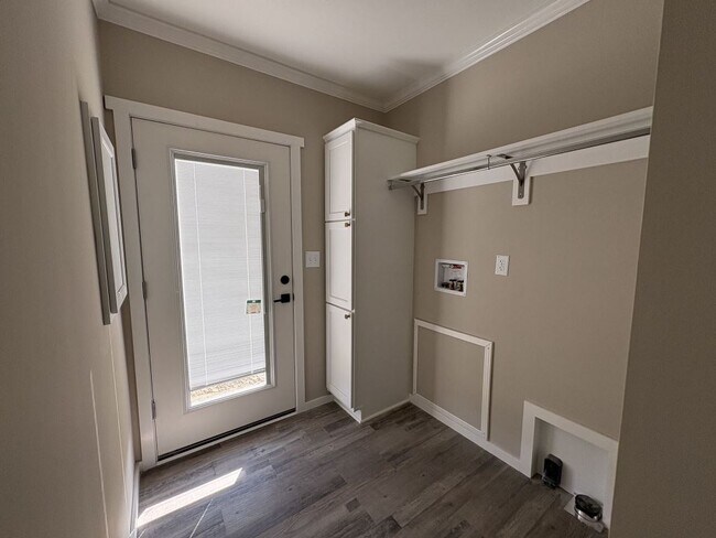 Building Photo - 1010 Morgan Jones Dr