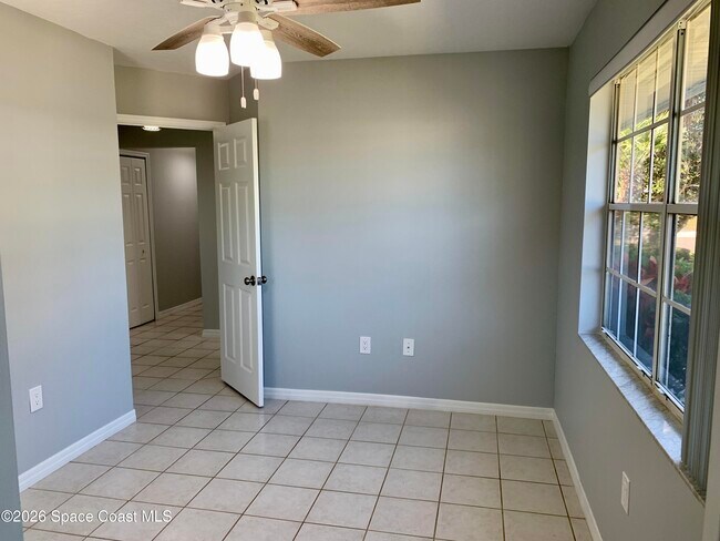 Building Photo - 731 John Carroll Ln