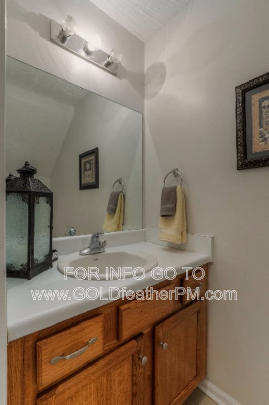 Building Photo - 1363 Benley St