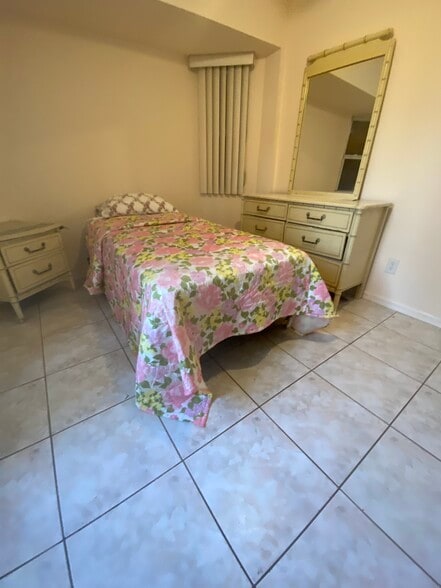 Building Photo - 11812 D Allyon Dr