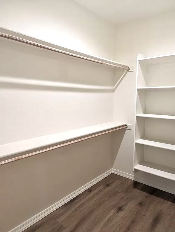 Primary Suite Walk In Closet - 5026 E Retreat Cir