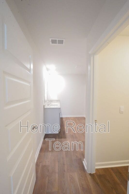 Building Photo - 431 Coconut Dr