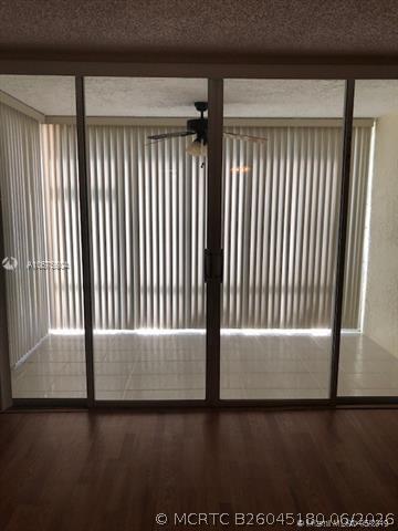 Building Photo - 1911 Sabal Palm Dr