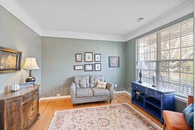 Building Photo - 312 Waterton Way