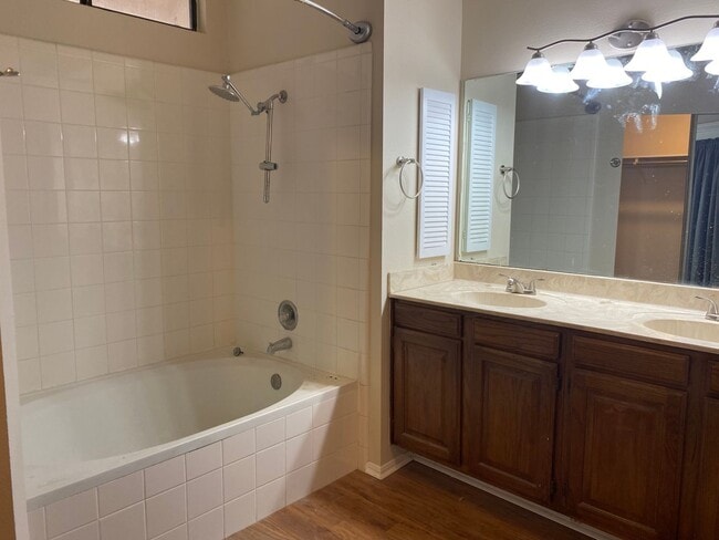 Building Photo - 4111 Camphor Way