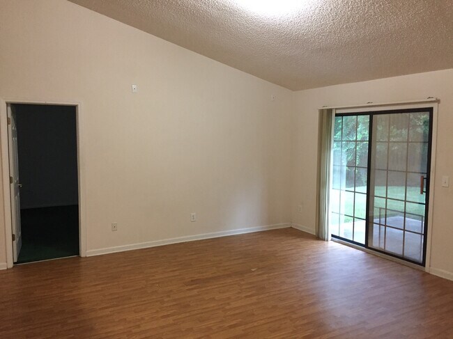 Building Photo - 12376 Richards Glen Ct