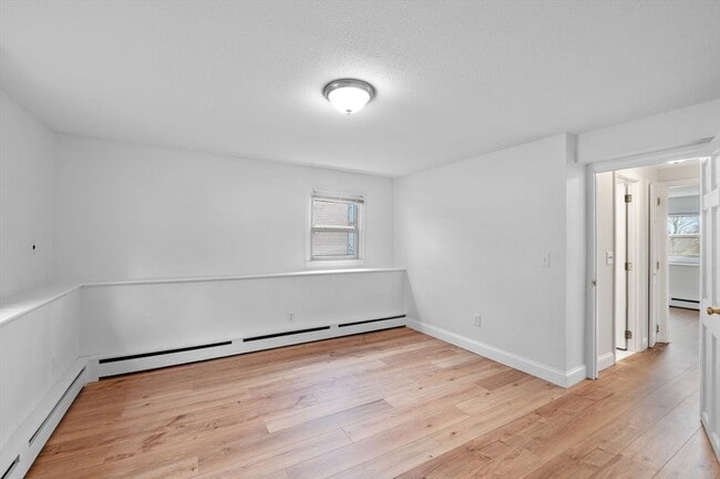 Building Photo - 121 Cambridge Rd