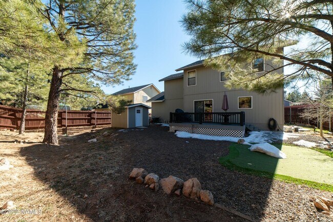 Building Photo - Westside 4 Bed, 2.5 Bath House with A/C & 2-Car Garage Near NAU & CCC! Students & Pets OK! Aug 10th!