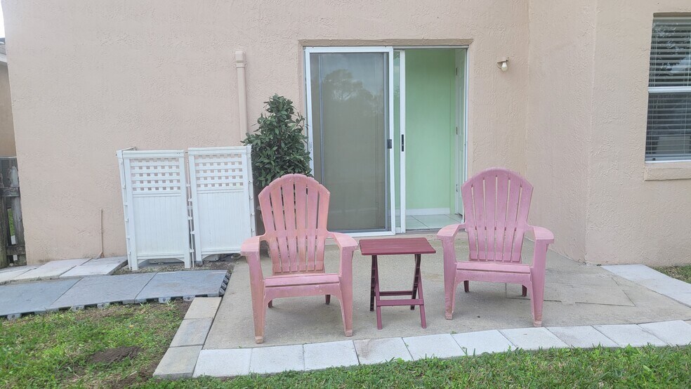 Patio - 106 Woodbury Pines Cir