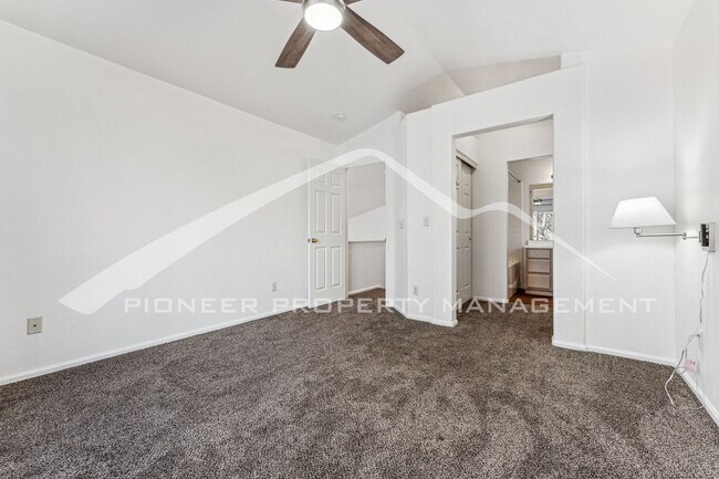 Building Photo - Spacious Home with Fenced Yard and Washer/Dryer